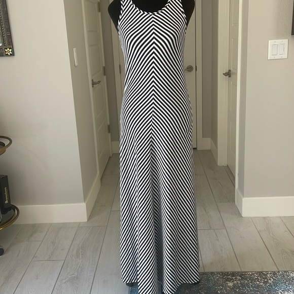Ralph Lauren Dresses & Skirts - Ralph Lauren Navy Blue & White Stripe Sleeveless Maxi Dress Size S